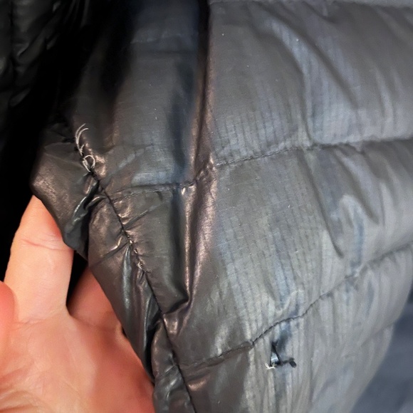 Patagonia Down Hoody - Picture 5 of 6